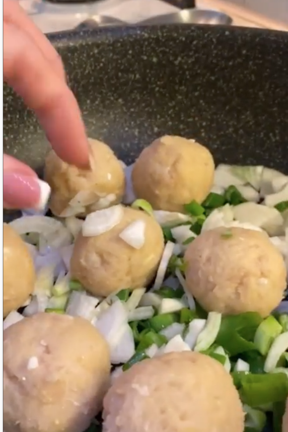 Cooking meatballs