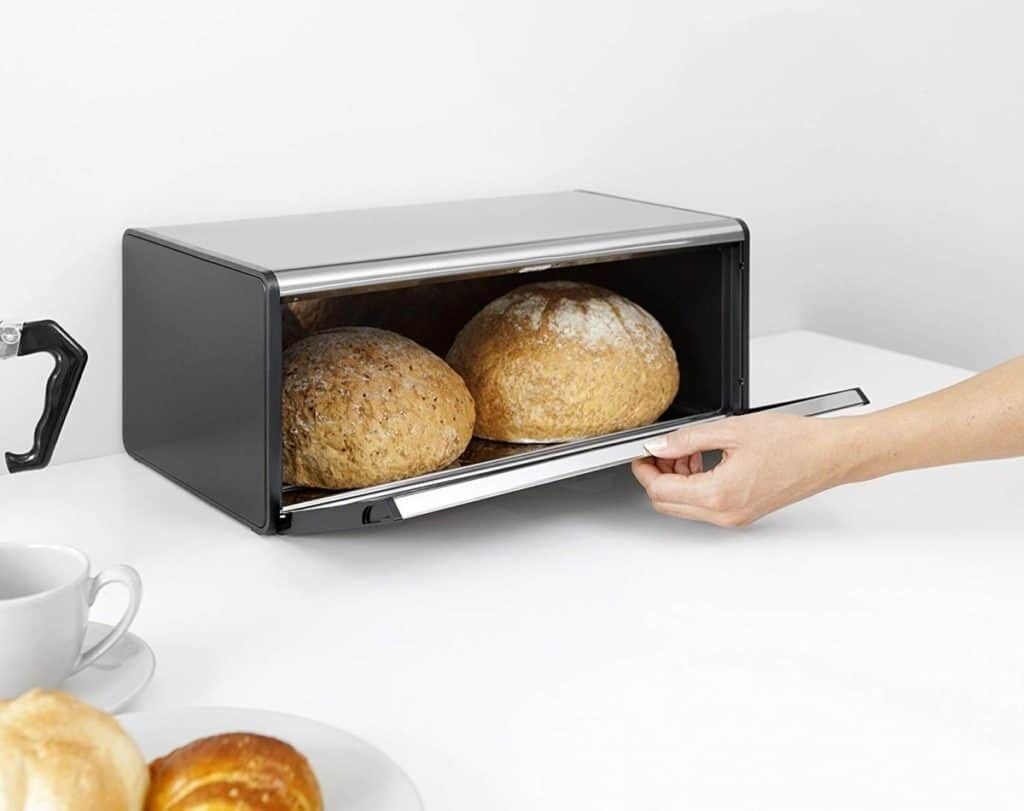 The best place to store bread to keep it fresh for a long time: the most effective way