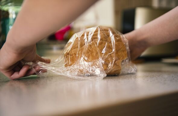 The best place to store bread to keep it fresh for a long time: the most effective way