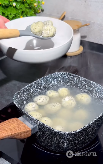 Lazy dumplings with poppy seeds: a familiar dish in a new way