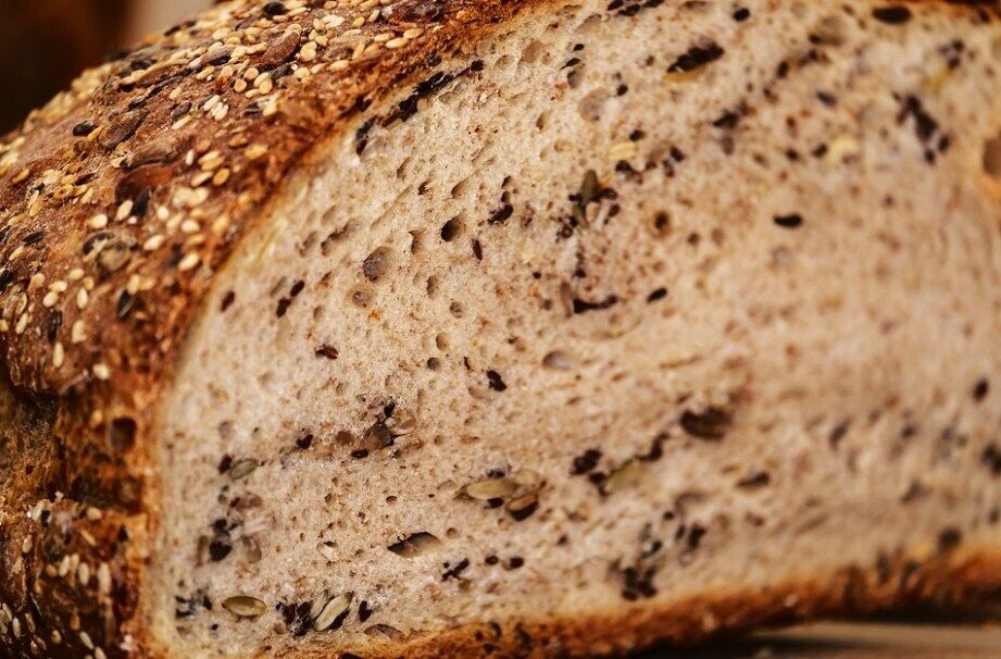 Bread with seeds