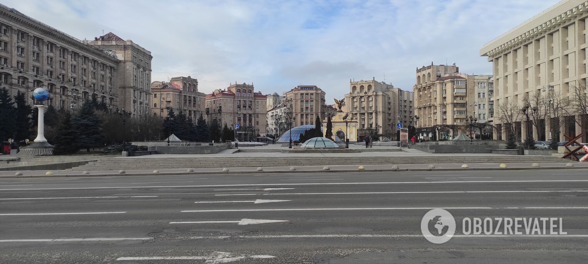 The network showed how Kyiv City Council Building looked like on the Independence Square. Historical photos