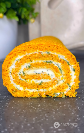 Bright and tasty carrot roll: a great dish for both everyday and festive table