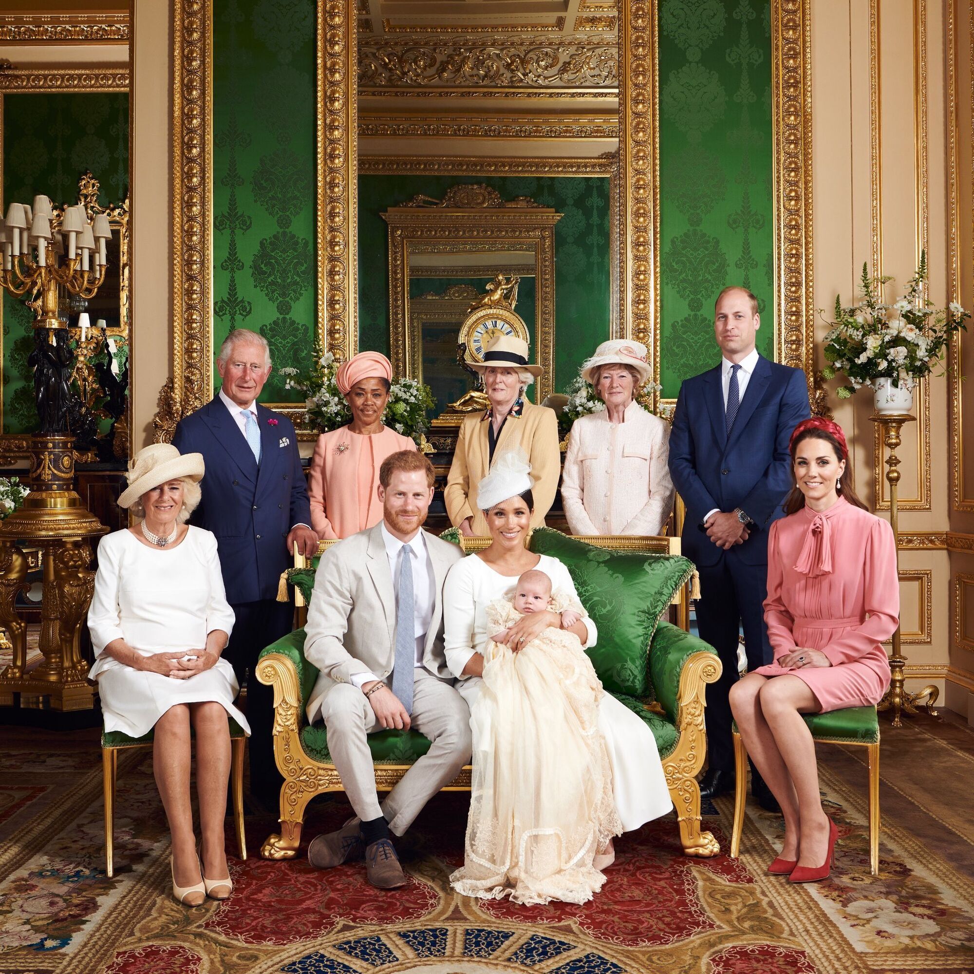 Meghan Markle i książę Harry również uwikłani w skandal photoshopowy: manipulacja zauważona na zdjęciu z chrztu Archiego