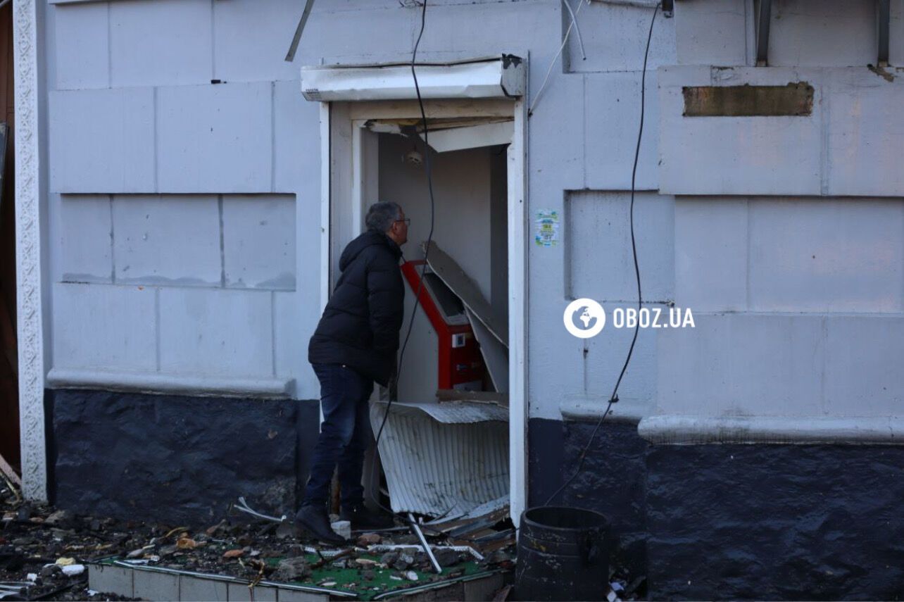 A missile fragment hit a building that survived World War II: the aftermath of the missile attack on Kyiv. Photo report