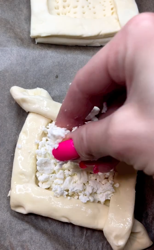 Cooking khachapuri