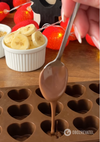 Healthy snack: homemade candies with fruit and peanut butter