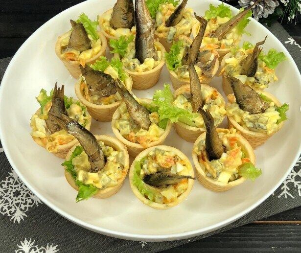 Tartlets with sprats
