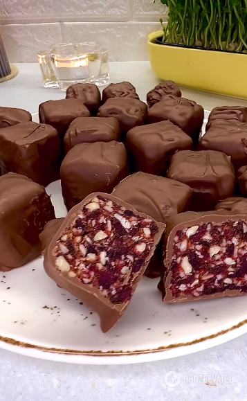 Healthy homemade chocolate candies: you only need 4 ingredients