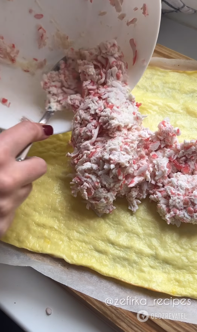 Simple crab sticks roll in 15 minutes: how to prepare this budget appetizer