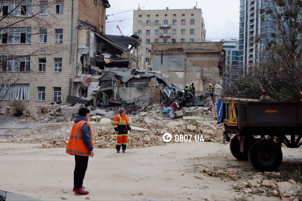 In Kyiv, a fragment of a Russian missile destroyed a part of the building of the Boichuk Academy of Design. Photos, videos and details