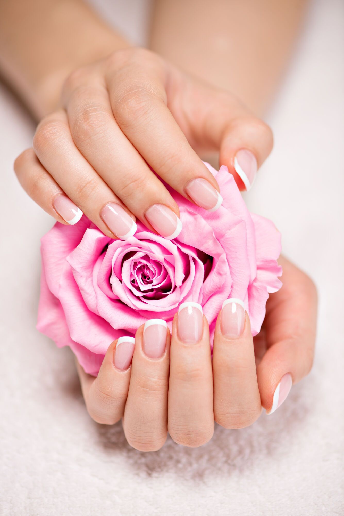 Vintage is back: manicure trends from the 90s that we will see everywhere in 2024