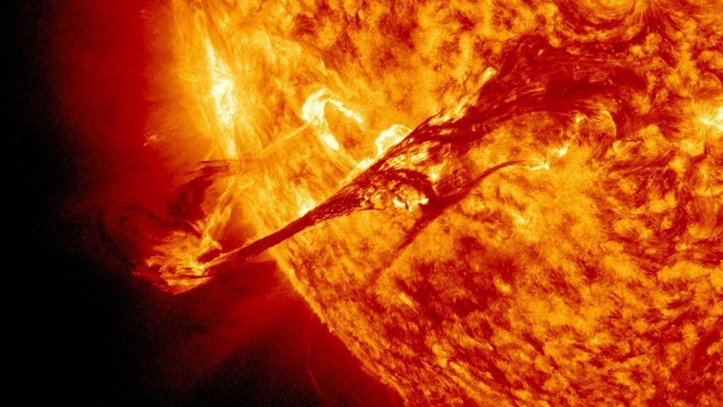 There will be powerful explosions on the Sun: scientists warn of the uniqueness of the eclipse in April
