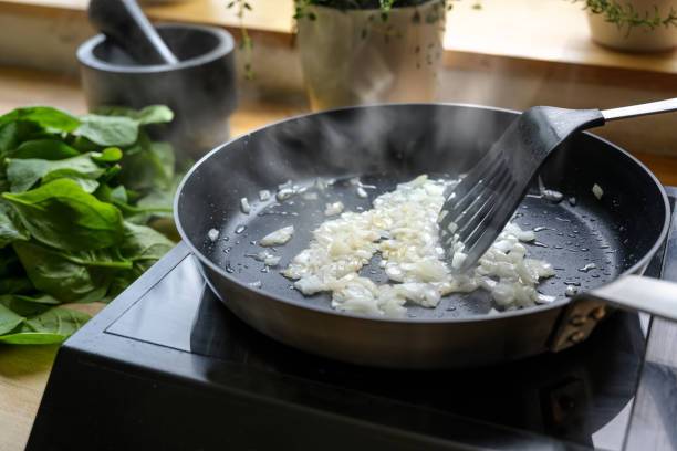 How to fry onions in oil