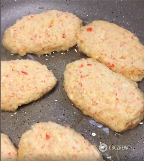 How to make crab stick cutlets: a budget alternative to meat and fish ones