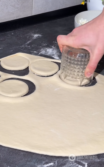 All-purpose dough for puffy steamed dumplings: any filling will do