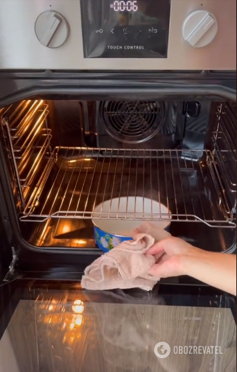 Be sure to put water in the oven to make croissants puffy: a simple life hack