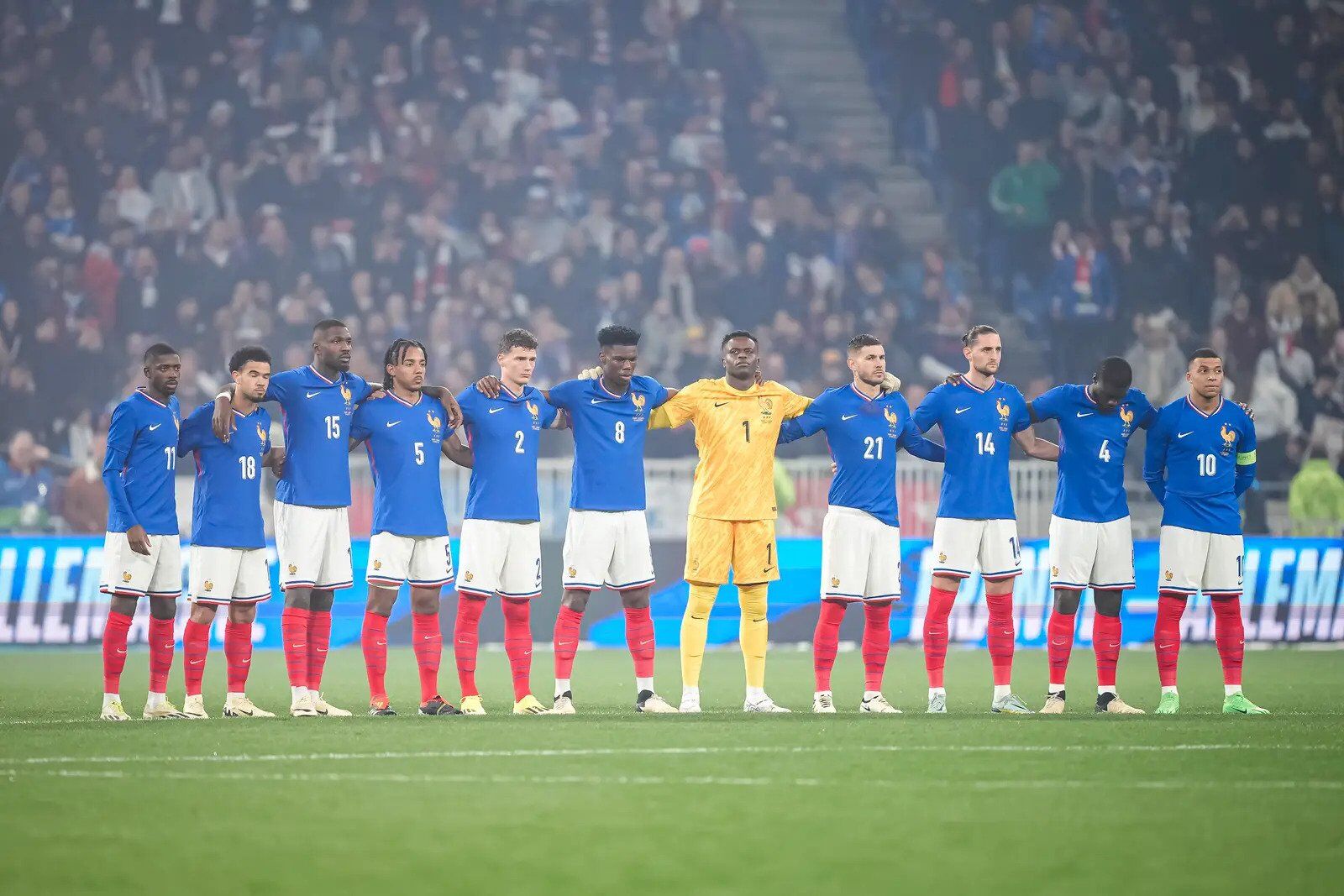 Shame of the day: the French national football team will hold an action of ''solidarity with the Russian people''