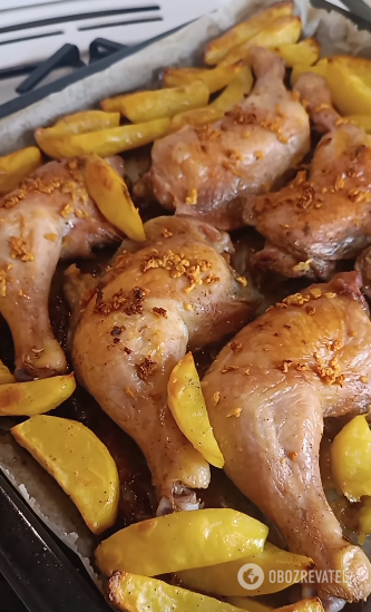 How to cook chicken quarters quickly and with a crispy crust: an easy way