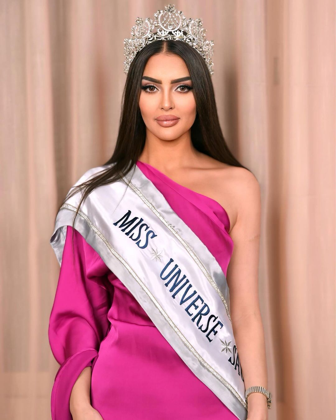 Saudi Arabia will send a participant to the Miss Universe contest for the first time: what does 27-year-old Rumi Al-Qahtani look like. Photo