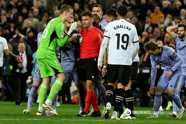 50-tysięczny stadion w Hiszpanii zgotował piłkarzowi reprezentacji Ukrainy owację na stojąco podczas meczu z Realem Madryt. Wideo