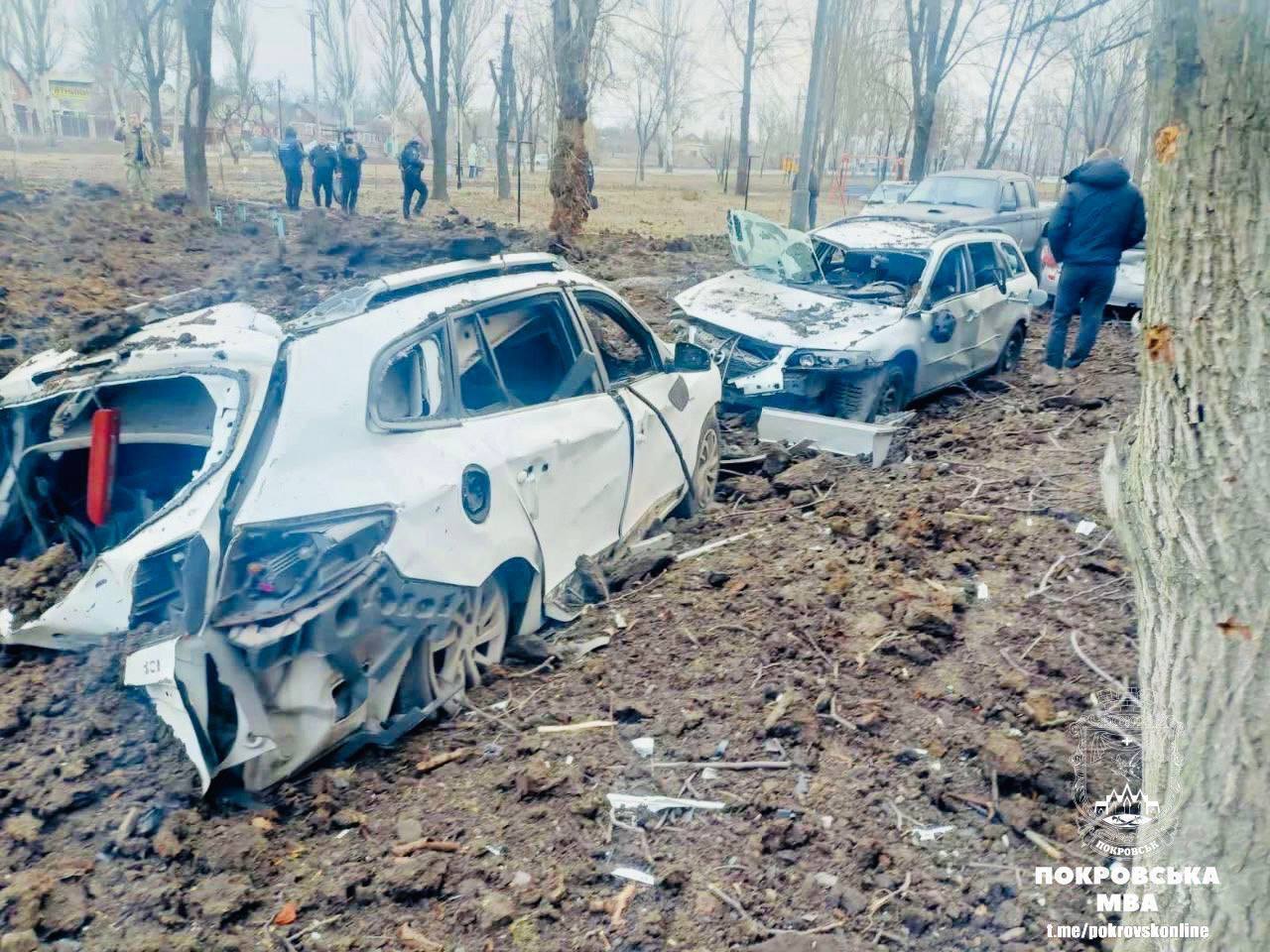 Rosja uderzyła w Pokrowsk rakietą Iskander-M: domy i placówki oświatowe zostały uszkodzone, są ranni. Zdjęcia i wideo