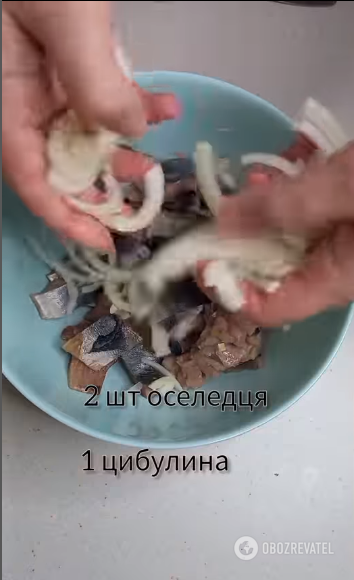 Jak gotować śledzie w pomidorach, aby zachować bogaty czerwony kolor: prosty lifehack