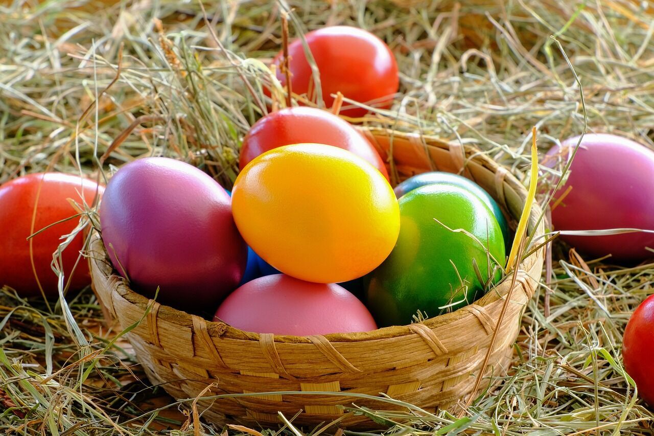 Which day is better to choose for baking Easter cakes and dyeing eggs for Easter