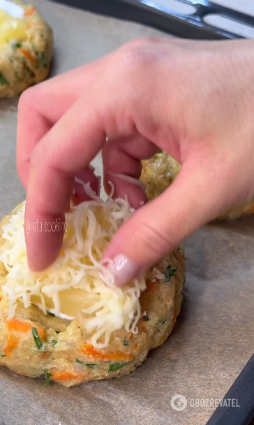 Tastier than cutlets: hearty minced chicken nests in the oven