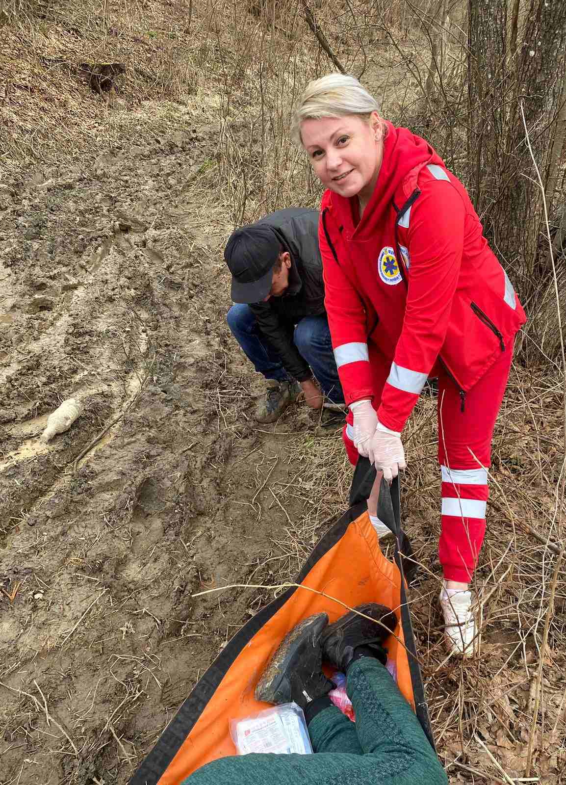 In Zakarpattia, a woman in labor from a remote area was carried on a stretcher