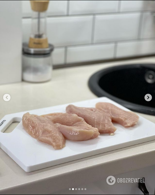 How to cook juicy chicken fillet in a pan: you will need parchment