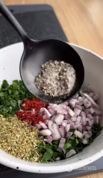 Universal chimichurri sauce: for meat, fish and salads