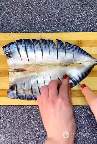 Juicy baked mackerel in the oven: what to marinate in