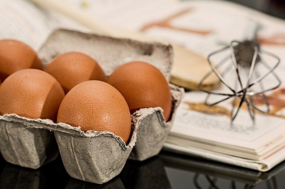 What to rub eggs with to keep them fresh longer