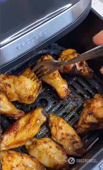 How long and what to use for chicken wings: they turn out golden and crispy