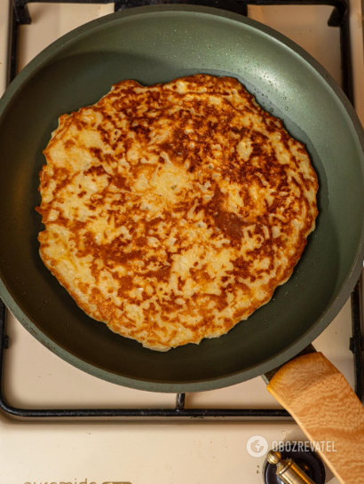 No-sugar apple pancakes that taste like a charlotte: a quick recipe for a delicious dish