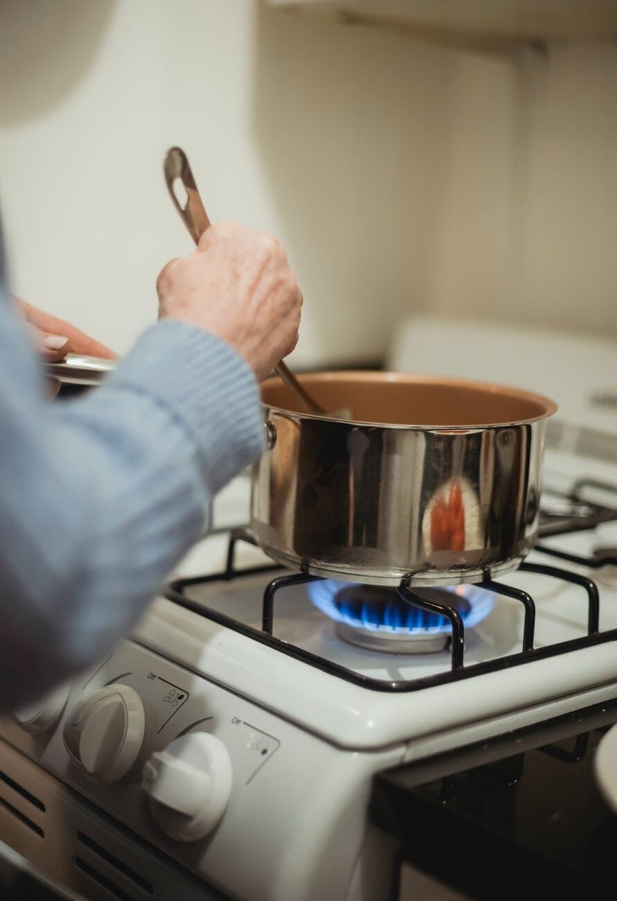 How to cook pasta so that it does not get sticky or boil over: effective tips