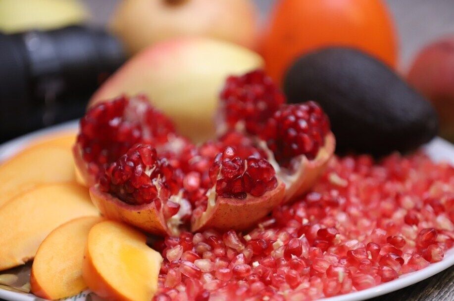 How to quickly clean a pomegranate