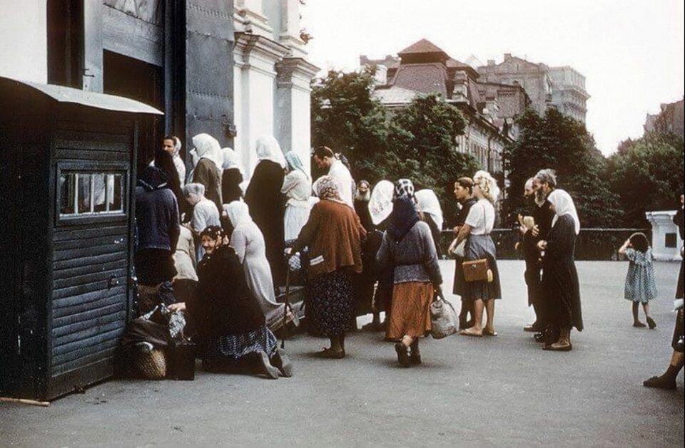 The network showed the real life of Kyiv in the 1950s through the eyes of an English tourist. Photo