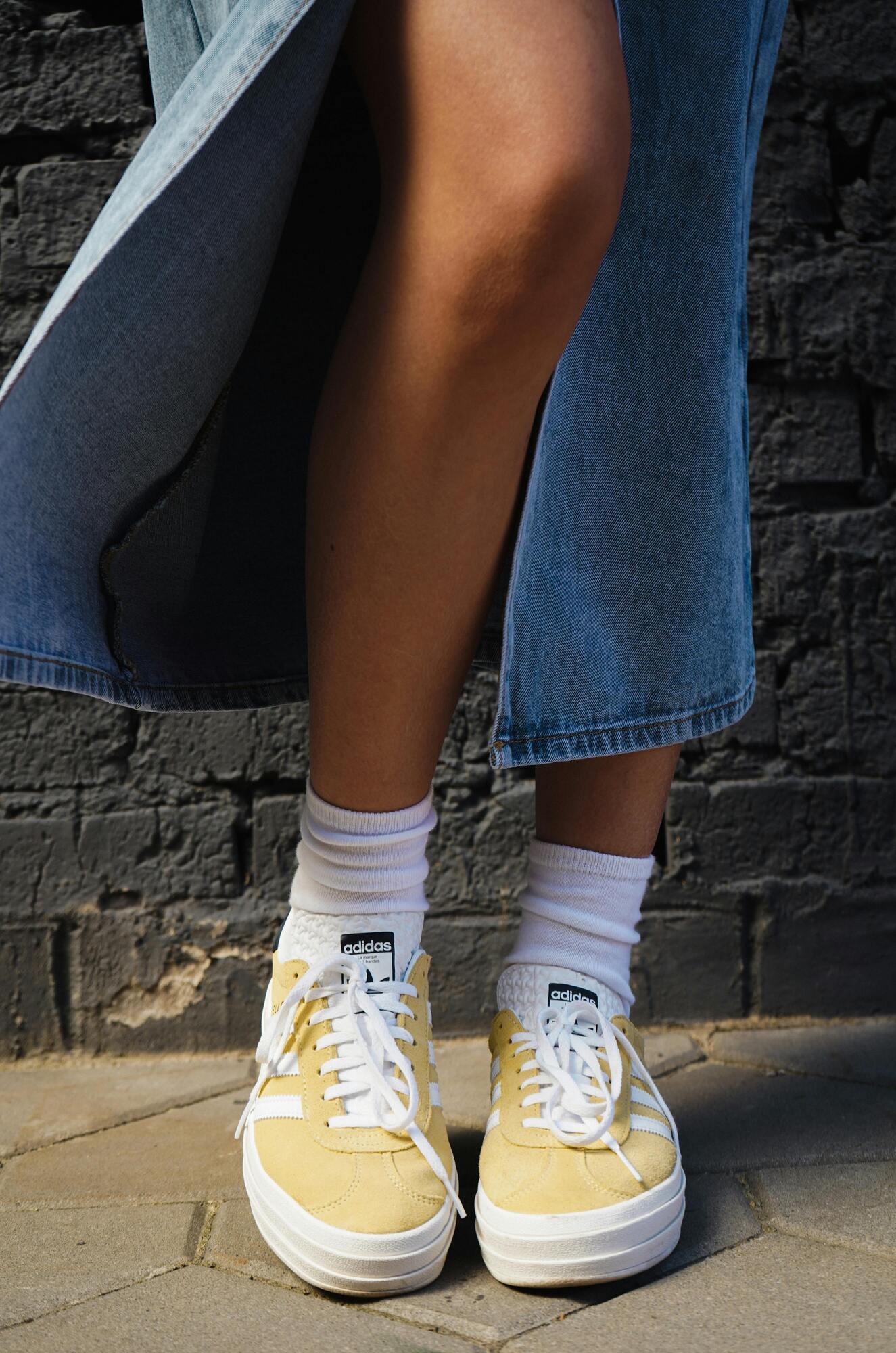 This is an anti-trend that you will wear all year round: which sneakers to choose this spring