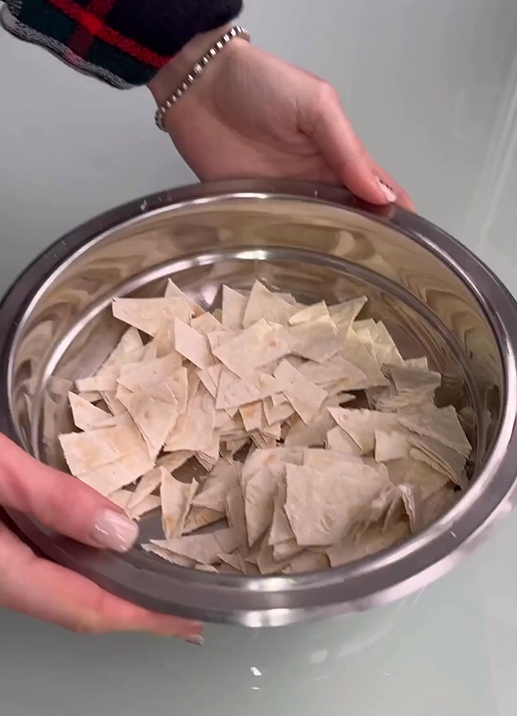 Lazy and very satisfying pita bread breakfast: cooked in the oven