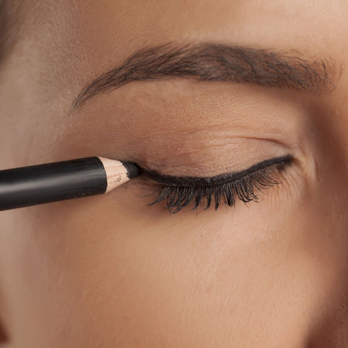 Look 10 years younger: the best eye makeup techniques that will instantly tighten your face