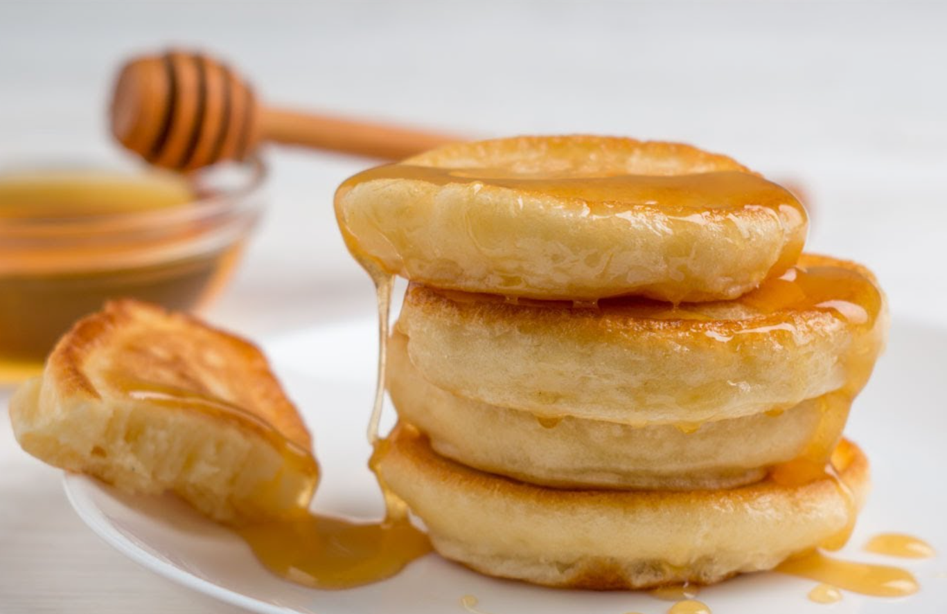 Fried pancakes on kefir