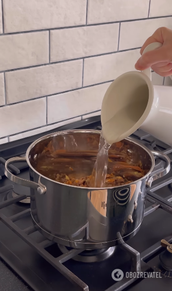 Rich soup from dried porcini mushrooms: can be eaten in Lent