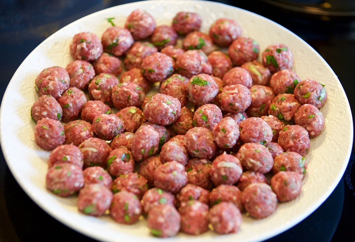 What to add to minced meatballs