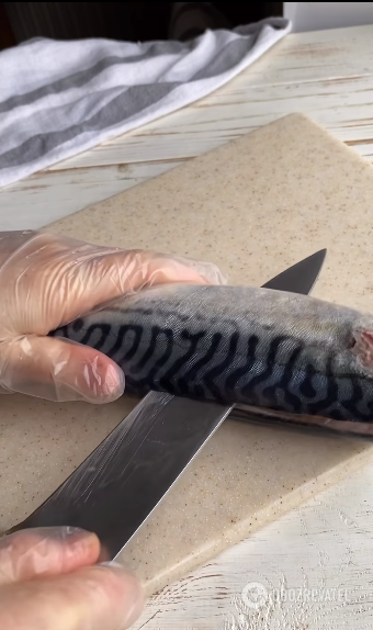 Baked mackerel in 20 minutes: what to marinate in