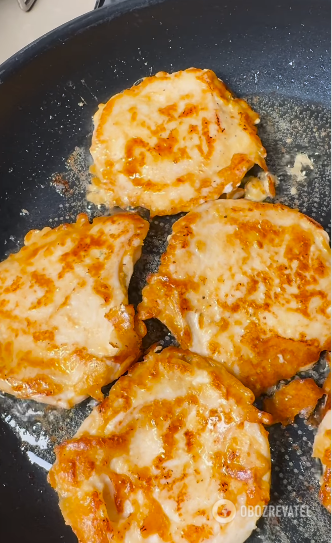 Juicy chicken chops without flour: how to cook with a crispy crust