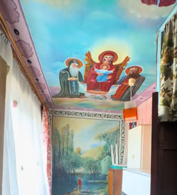 The ceilings and walls of the house are painted with pompous paintings on religious themes