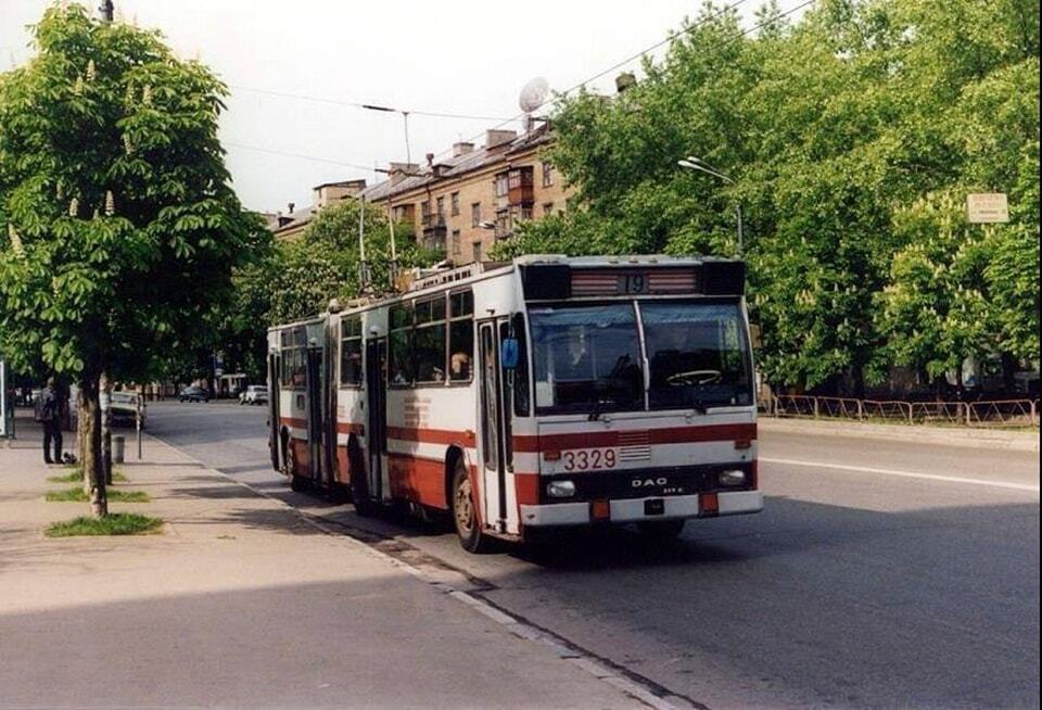 The network recalled what trolleybuses Kyiv residents used to ride in the 1990s. Archival photos