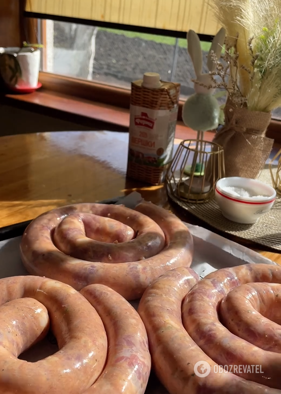 How to bake a delicious homemade sausage for Easter: it won't crack